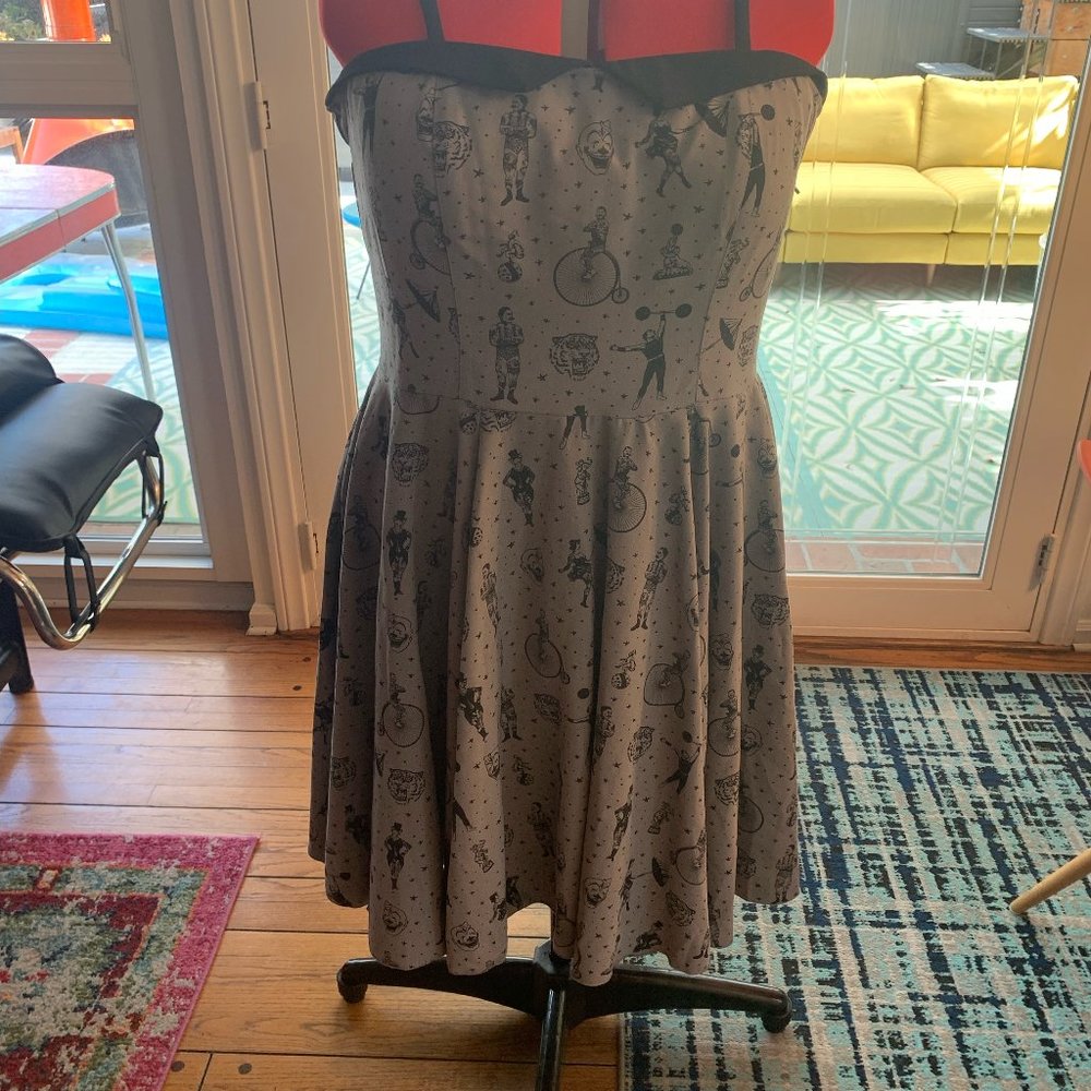 Rocksteady, 3X, Gray Circus print swing dress